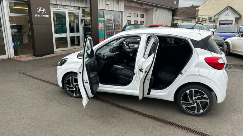 Hyundai i10 1.2 [79] Premium 5dr Auto [Nav] Petrol Hatchback